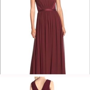 Beautiful and ver classy Vera Wang long dress.